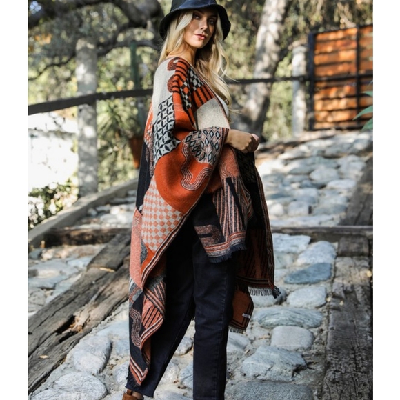 SOLD OUT 48154 Baroque Ruana - Picture 2 of 3